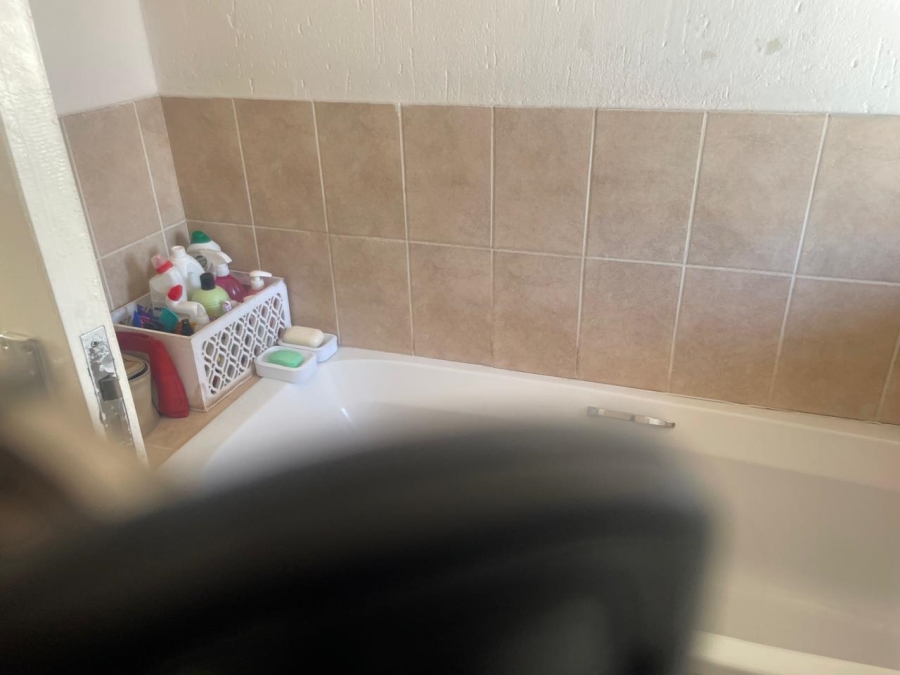 1 Bedroom Property for Sale in Klippoortje Gauteng
