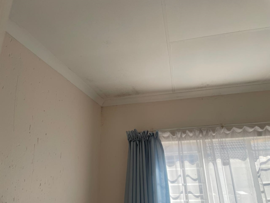 1 Bedroom Property for Sale in Klippoortje Gauteng