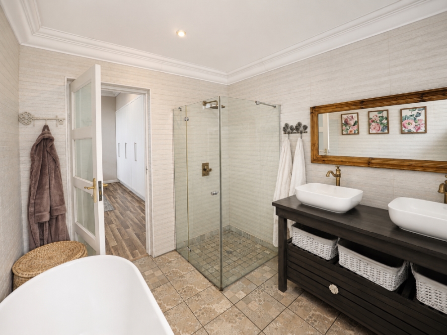 3 Bedroom Property for Sale in Linden Gauteng