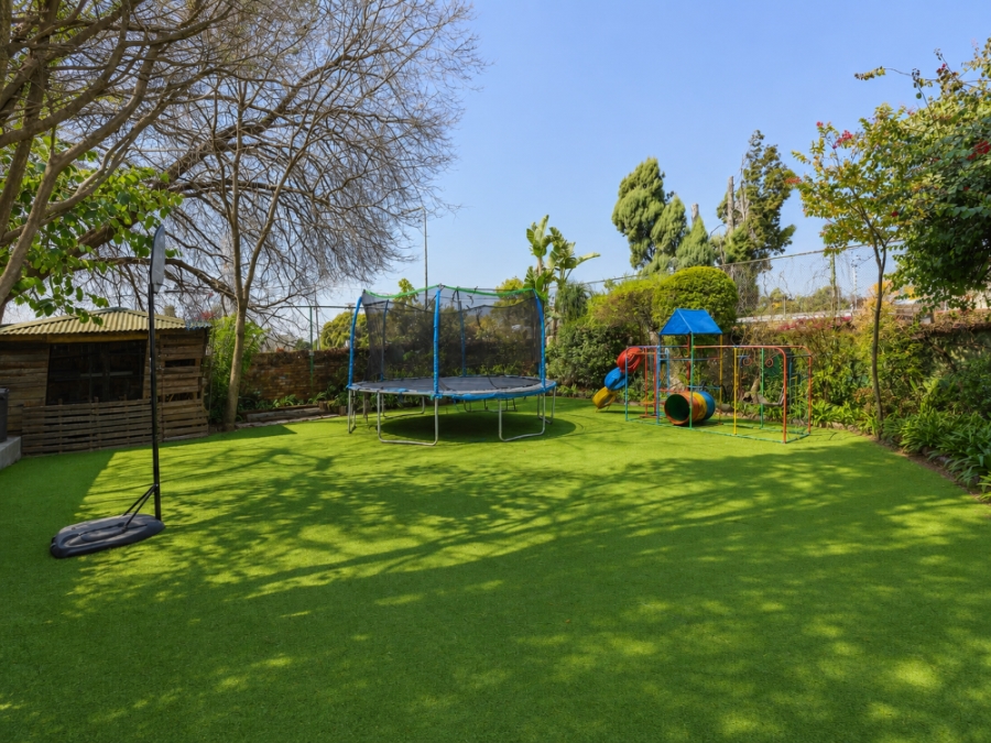 3 Bedroom Property for Sale in Linden Gauteng