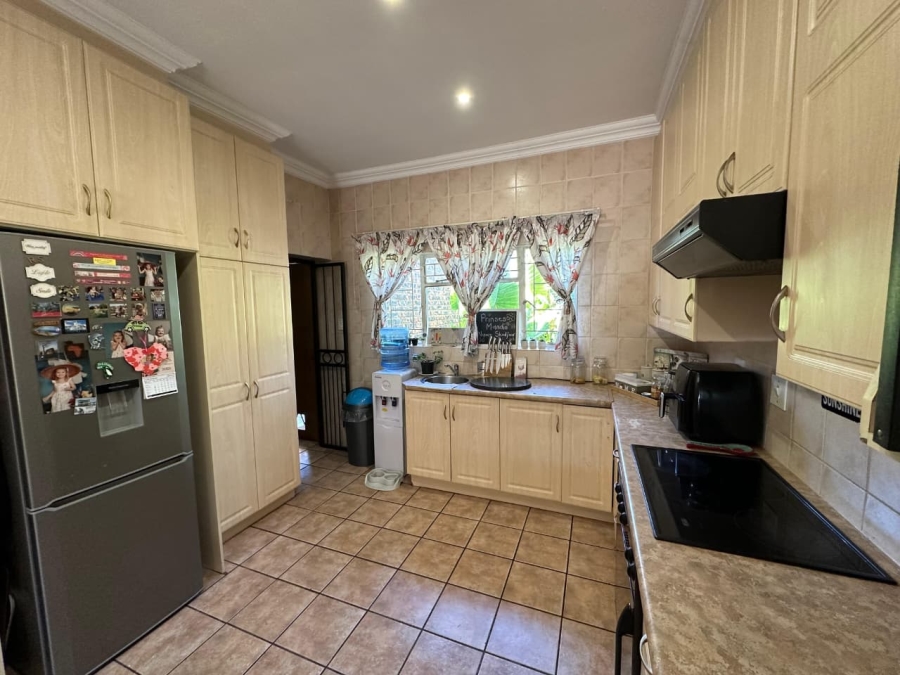 To Let 3 Bedroom Property for Rent in Waverley Gauteng
