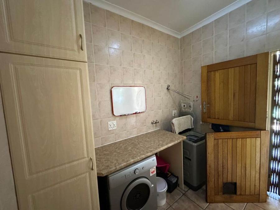 To Let 3 Bedroom Property for Rent in Waverley Gauteng