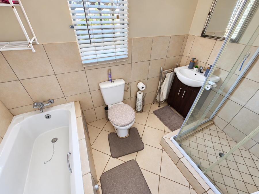 3 Bedroom Property for Sale in Kirkney Gauteng