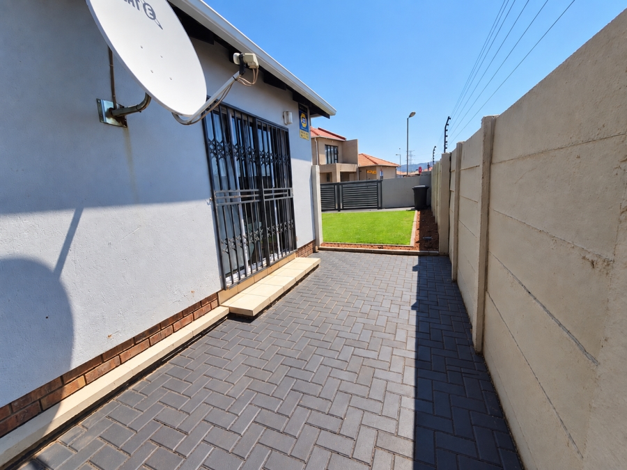 3 Bedroom Property for Sale in Kirkney Gauteng