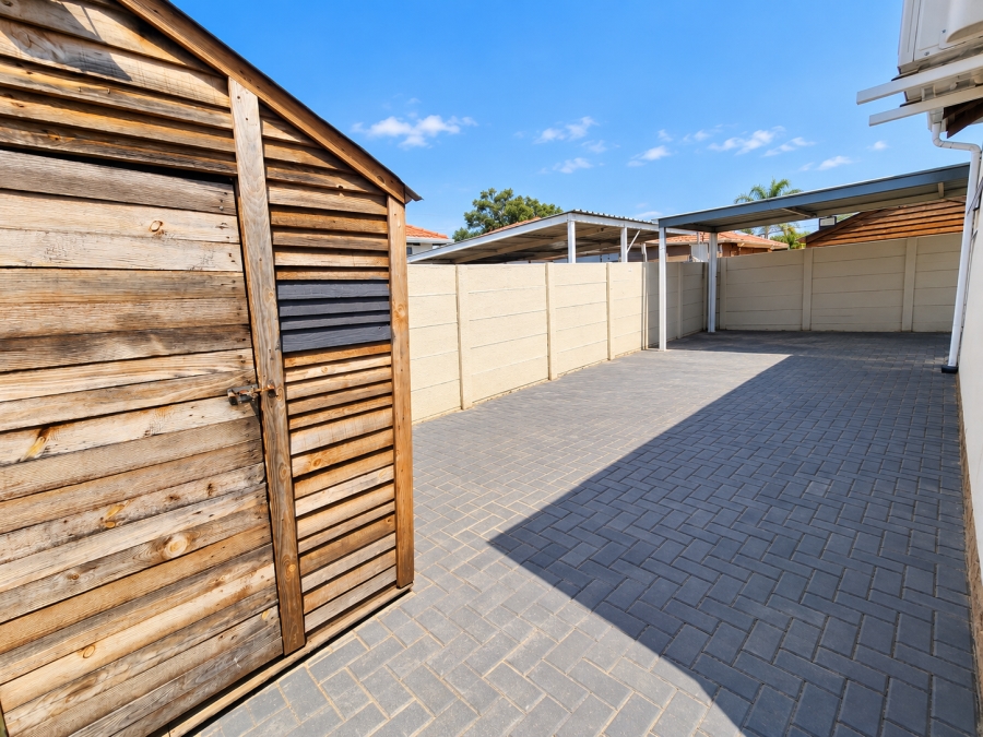3 Bedroom Property for Sale in Kirkney Gauteng