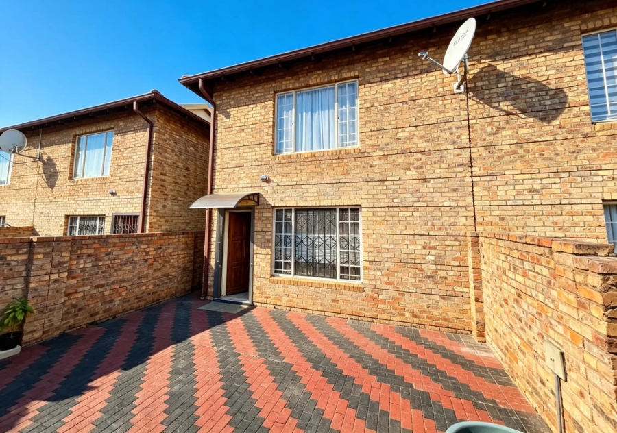 2 Bedroom Property for Sale in Theresa Park Gauteng