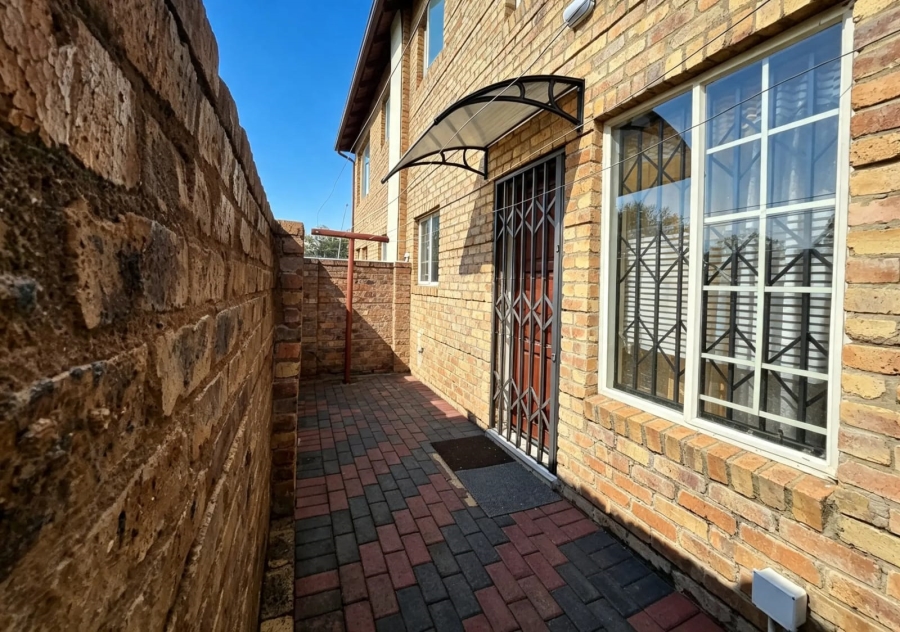 2 Bedroom Property for Sale in Theresa Park Gauteng