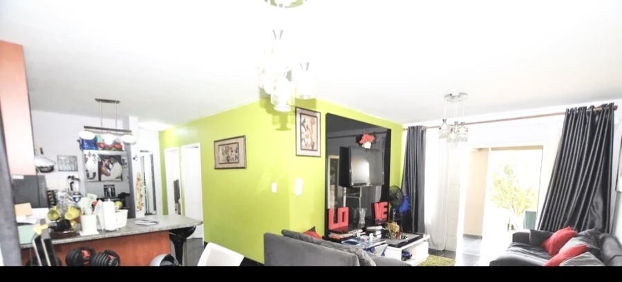 To Let 2 Bedroom Property for Rent in Vorna Valley Gauteng