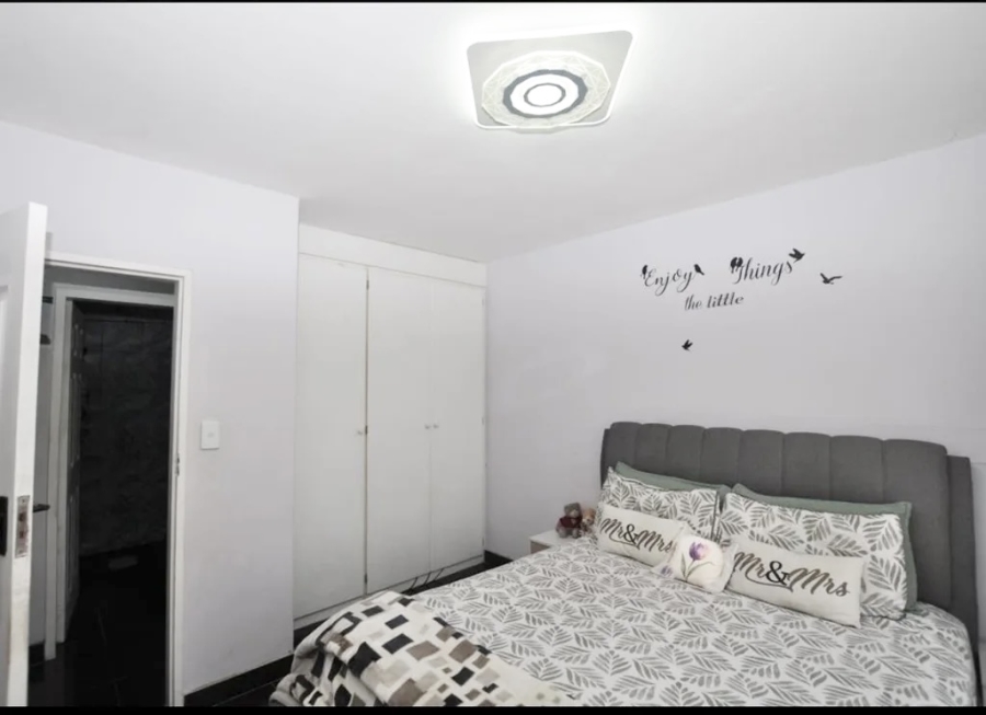 To Let 2 Bedroom Property for Rent in Vorna Valley Gauteng