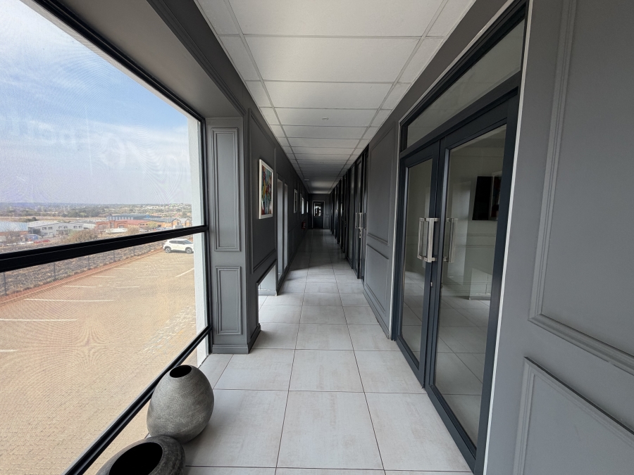 To Let Commercial Property for Rent in Sunderland Ridge Gauteng