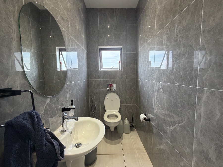 To Let Commercial Property for Rent in Sunderland Ridge Gauteng