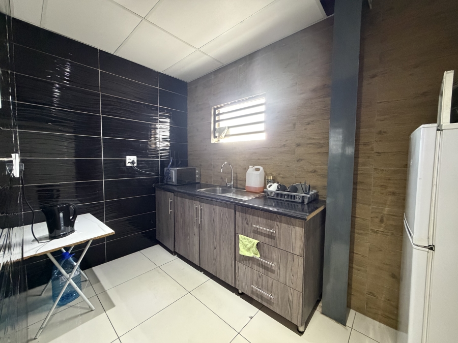 To Let Commercial Property for Rent in Sunderland Ridge Gauteng