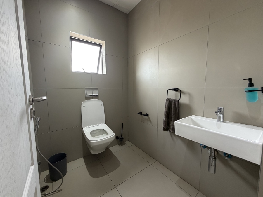 To Let Commercial Property for Rent in Sunderland Ridge Gauteng