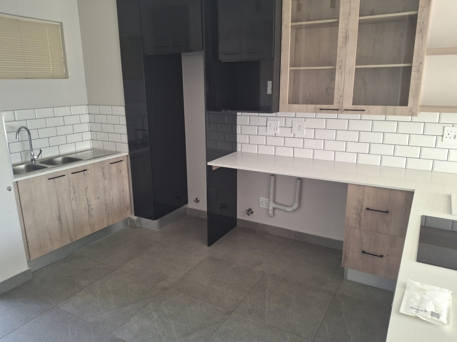 To Let 2 Bedroom Property for Rent in Equestria Gauteng