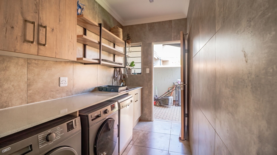 4 Bedroom Property for Sale in Brentwood Park Gauteng