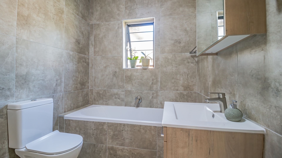 4 Bedroom Property for Sale in Brentwood Park Gauteng