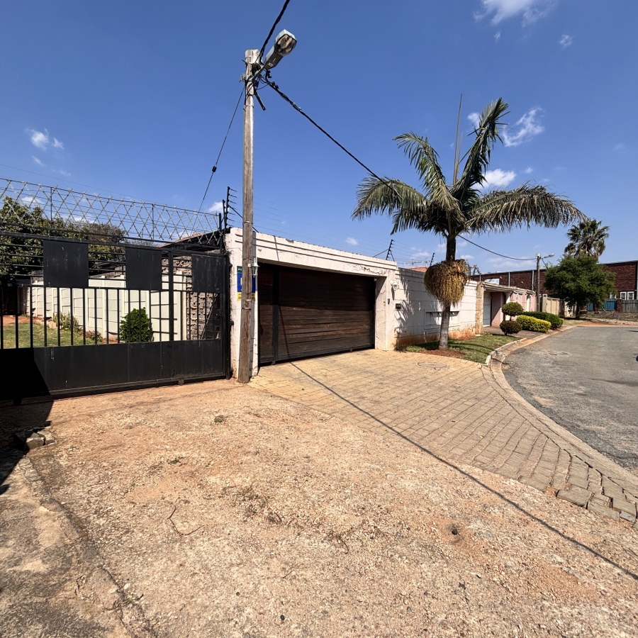 4 Bedroom Property for Sale in Cosmo City Gauteng