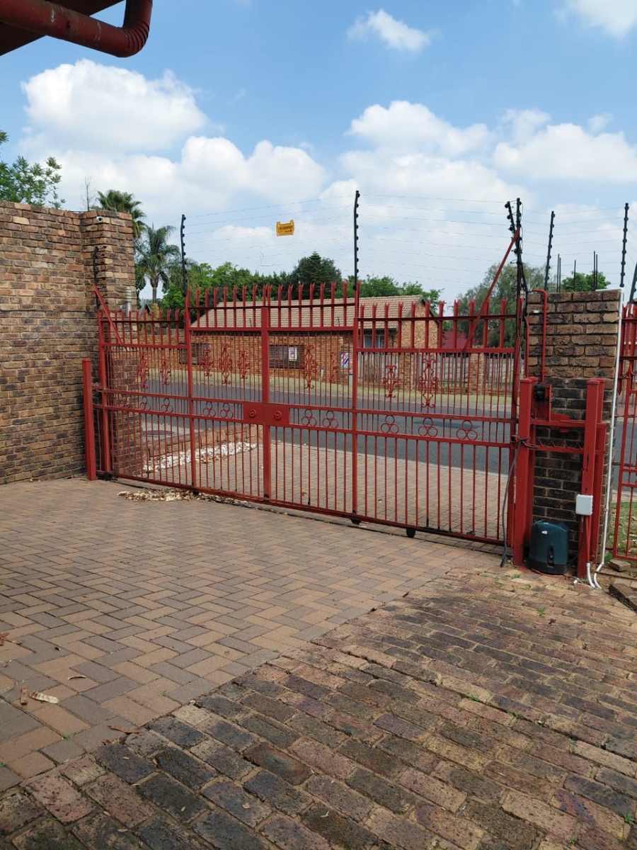 To Let 1 Bedroom Property for Rent in The Reeds Gauteng