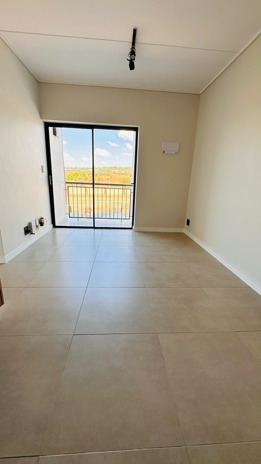To Let 1 Bedroom Property for Rent in Mooikloof Gauteng
