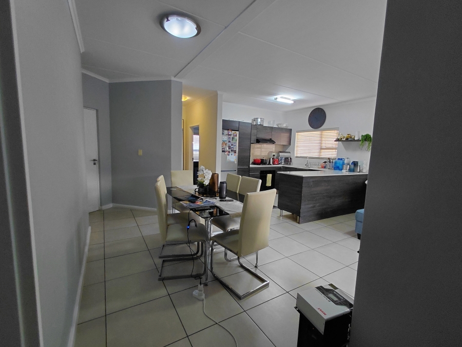 To Let 2 Bedroom Property for Rent in Greenstone Hill Gauteng
