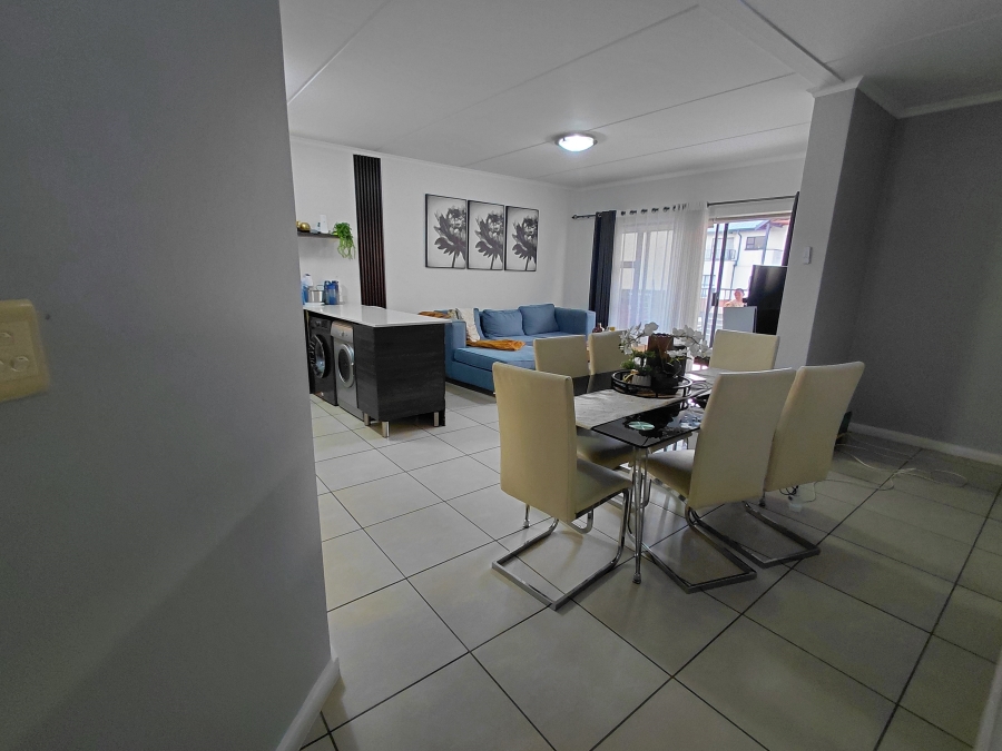 To Let 2 Bedroom Property for Rent in Greenstone Hill Gauteng