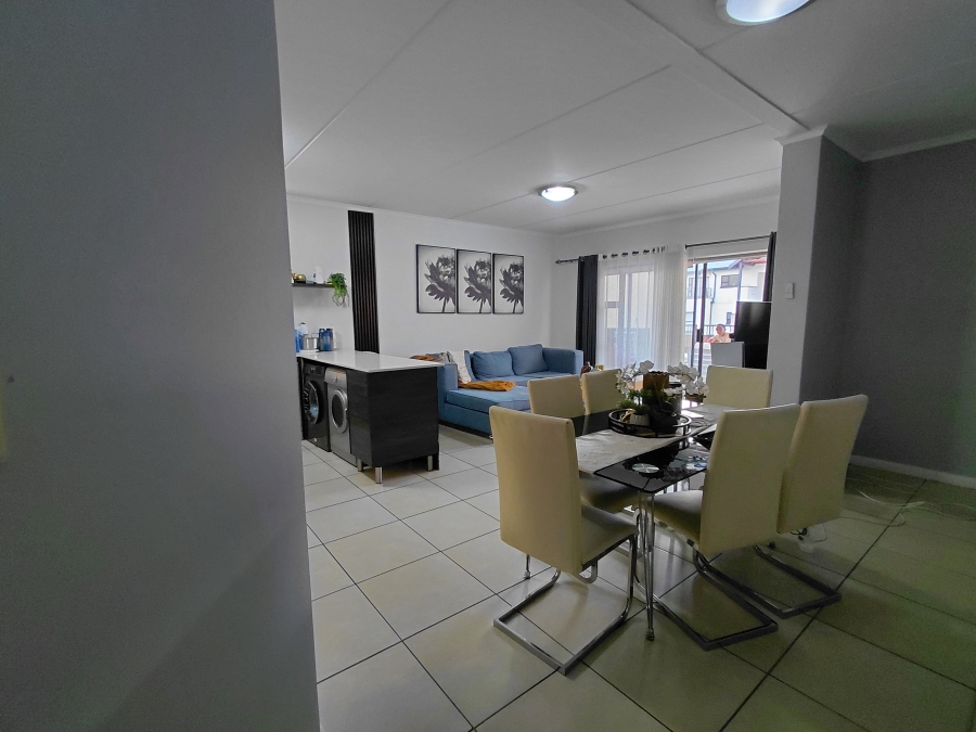 To Let 2 Bedroom Property for Rent in Greenstone Hill Gauteng