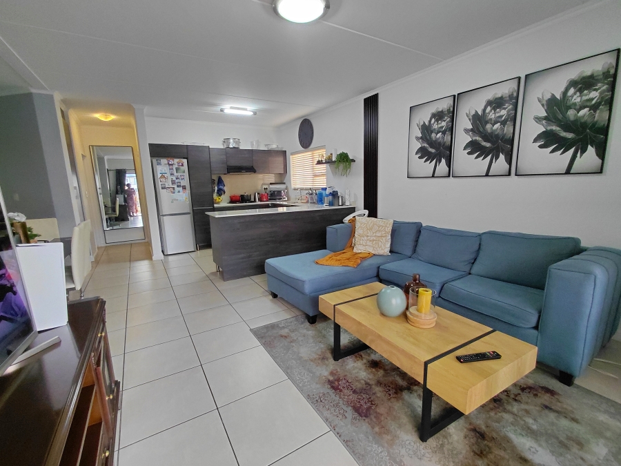 To Let 2 Bedroom Property for Rent in Greenstone Hill Gauteng