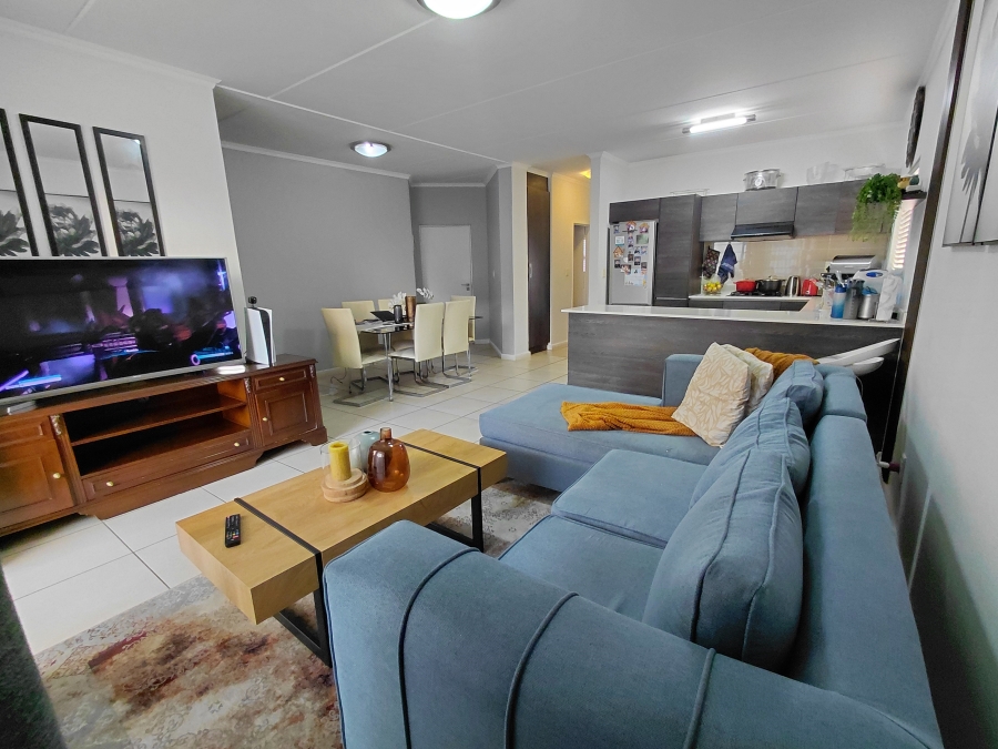 To Let 2 Bedroom Property for Rent in Greenstone Hill Gauteng