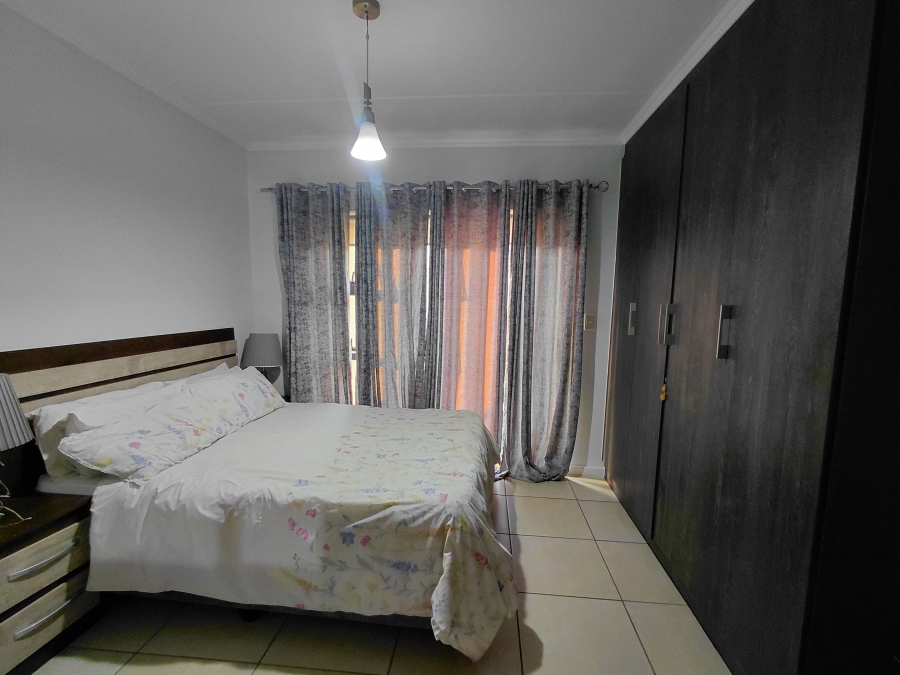 To Let 2 Bedroom Property for Rent in Greenstone Hill Gauteng