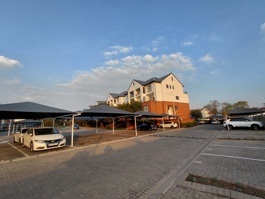 To Let 2 Bedroom Property for Rent in Greenstone Hill Gauteng