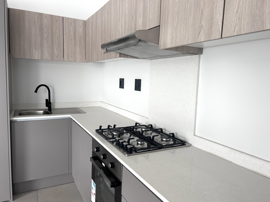 To Let 2 Bedroom Property for Rent in Waverley Gauteng
