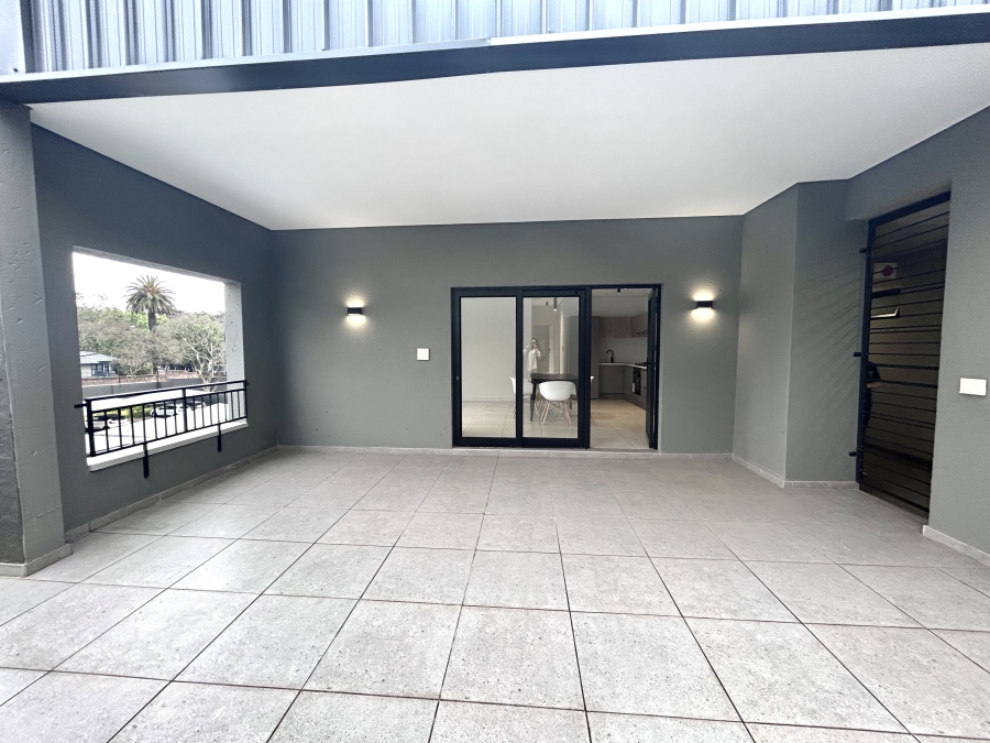 To Let 2 Bedroom Property for Rent in Waverley Gauteng