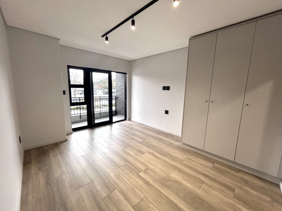 To Let 2 Bedroom Property for Rent in Waverley Gauteng