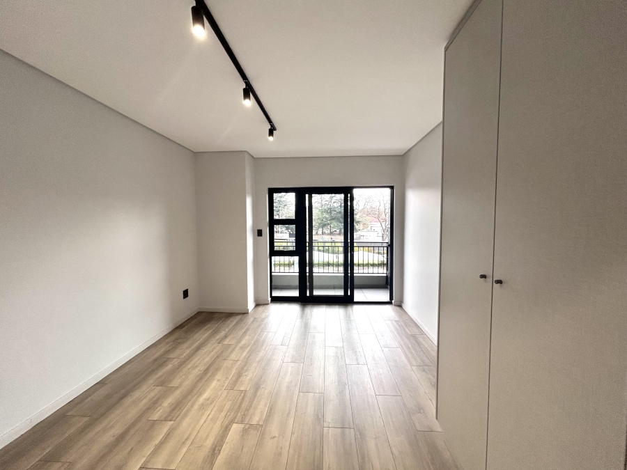 To Let 2 Bedroom Property for Rent in Waverley Gauteng