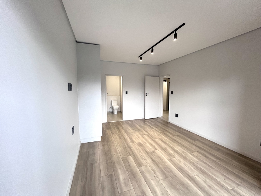 To Let 2 Bedroom Property for Rent in Waverley Gauteng