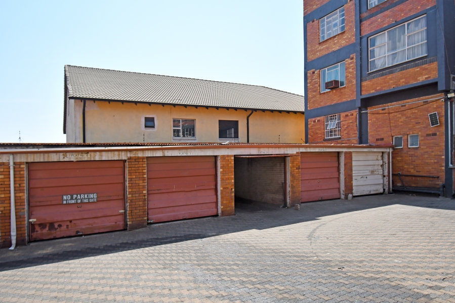 5 Bedroom Property for Sale in Highlands North Gauteng