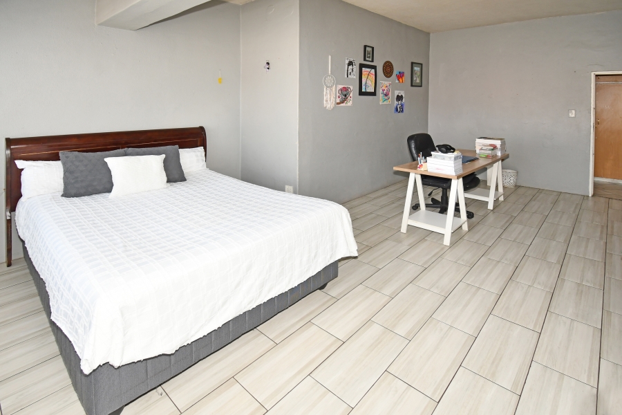 5 Bedroom Property for Sale in Highlands North Gauteng