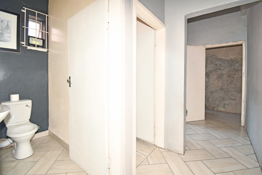 5 Bedroom Property for Sale in Highlands North Gauteng