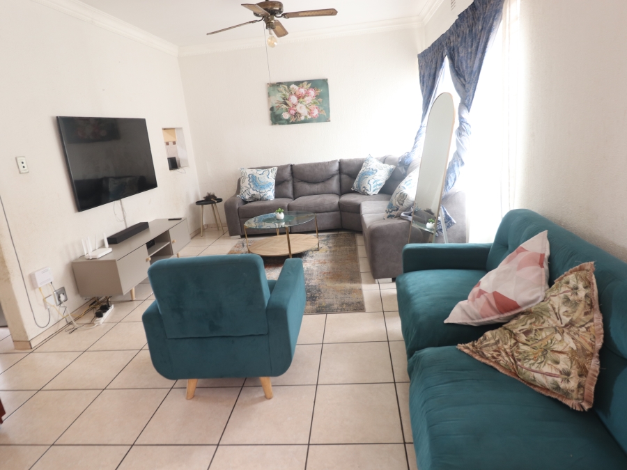 To Let 3 Bedroom Property for Rent in Birchleigh Gauteng