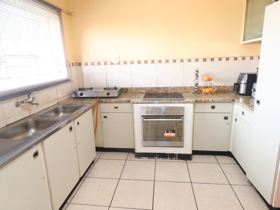 To Let 3 Bedroom Property for Rent in Birchleigh Gauteng