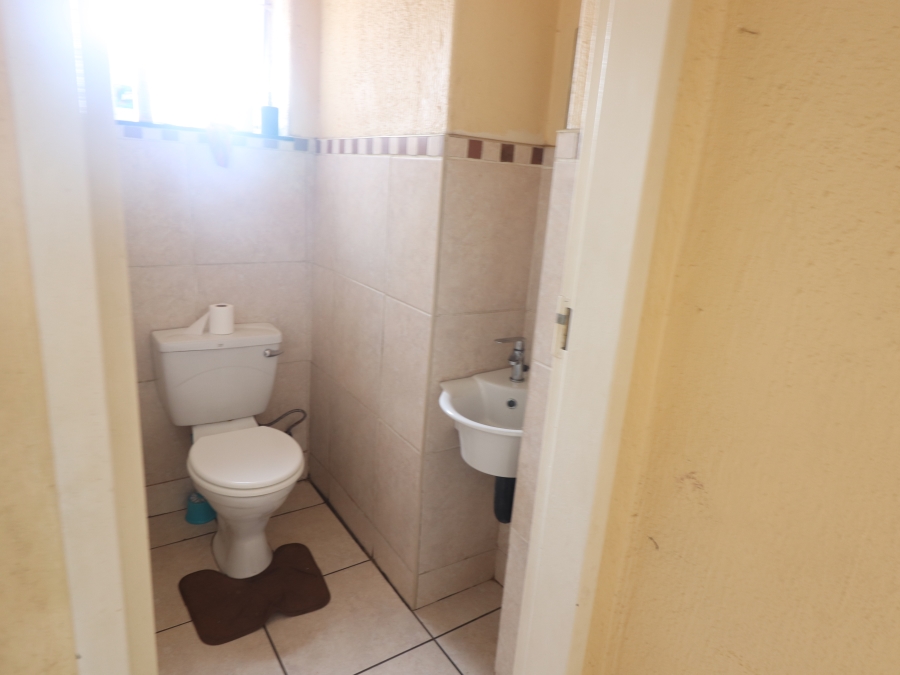To Let 3 Bedroom Property for Rent in Birchleigh Gauteng