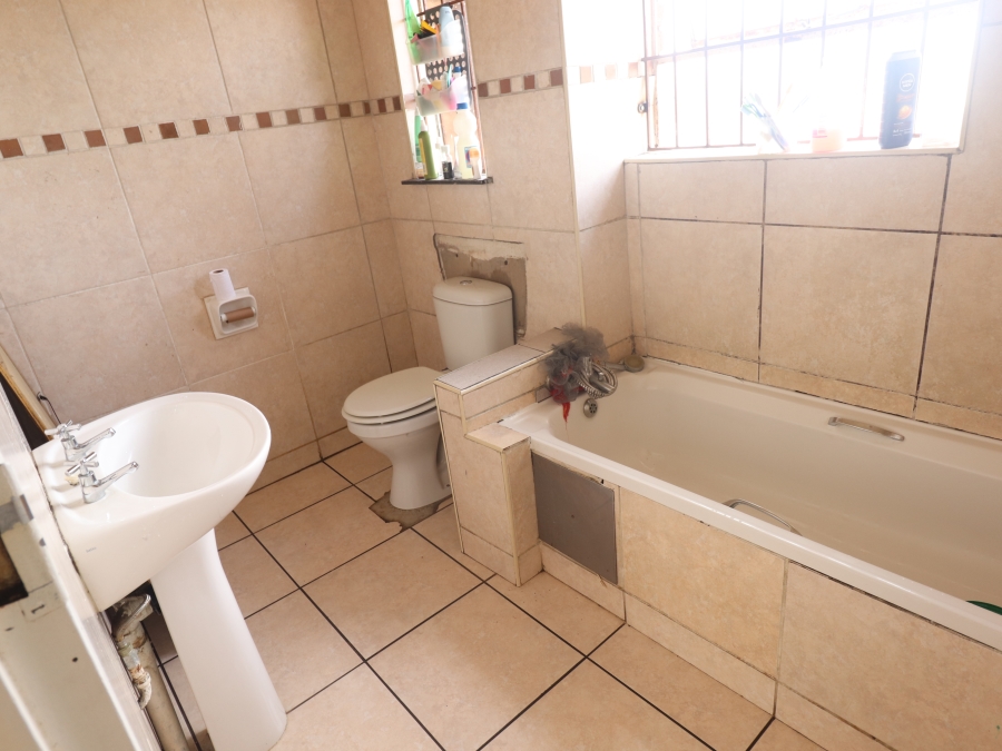 To Let 3 Bedroom Property for Rent in Birchleigh Gauteng