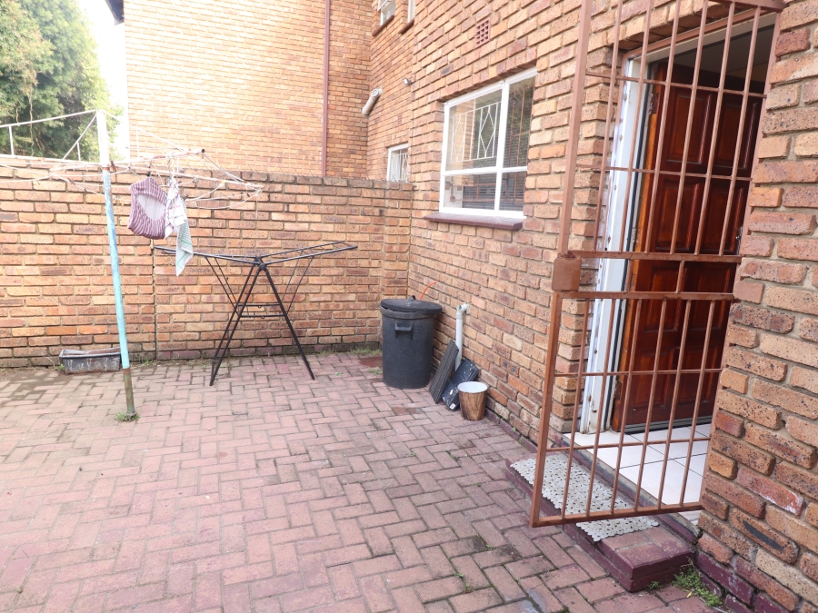 To Let 3 Bedroom Property for Rent in Birchleigh Gauteng