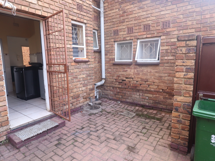To Let 3 Bedroom Property for Rent in Birchleigh Gauteng
