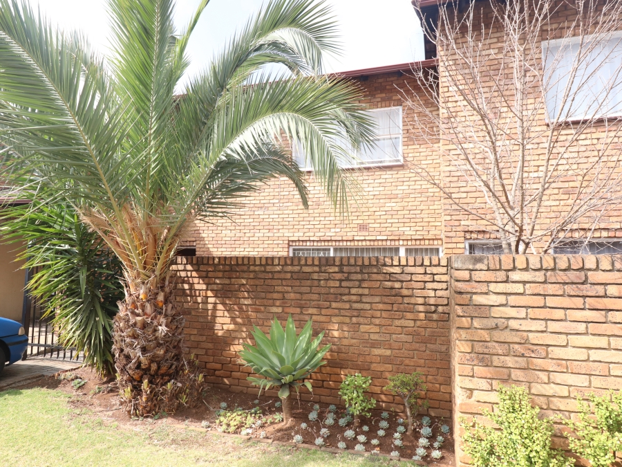 To Let 3 Bedroom Property for Rent in Birchleigh Gauteng