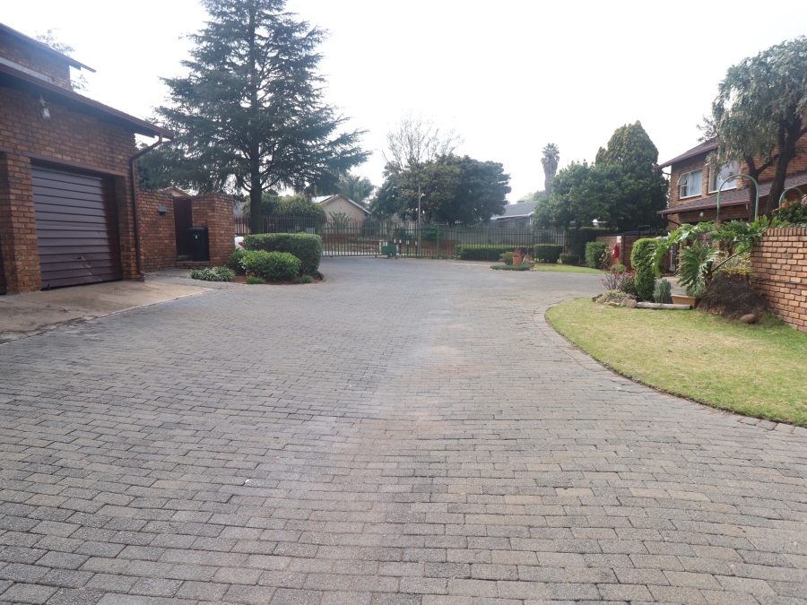 To Let 3 Bedroom Property for Rent in Birchleigh Gauteng