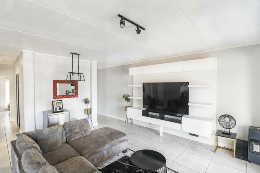 To Let 3 Bedroom Property for Rent in The Polofields Gauteng