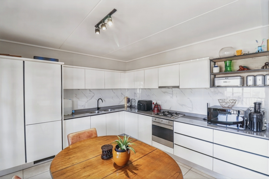 To Let 3 Bedroom Property for Rent in The Polofields Gauteng