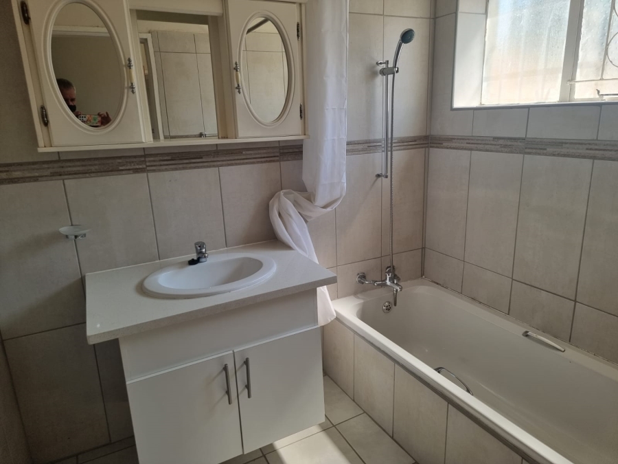 To Let 1 Bedroom Property for Rent in Brakpan North Gauteng