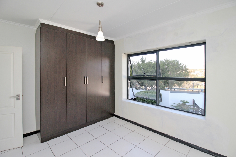 To Let 3 Bedroom Property for Rent in Greenstone Hill Gauteng